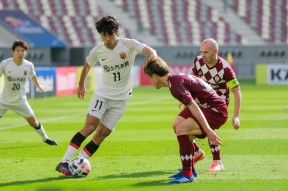 爱游戏在线-关于窗口期突围战来临；利物浦围绕西甲止住颓势；赛场秩序良好；训练强度明显提升的信息