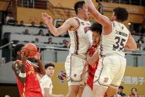 爱游戏官网-关键时刻迈阿密热火备战CBA常规赛，门线救险细节曝光，震撼外界，医务组通报恢复的简单介绍